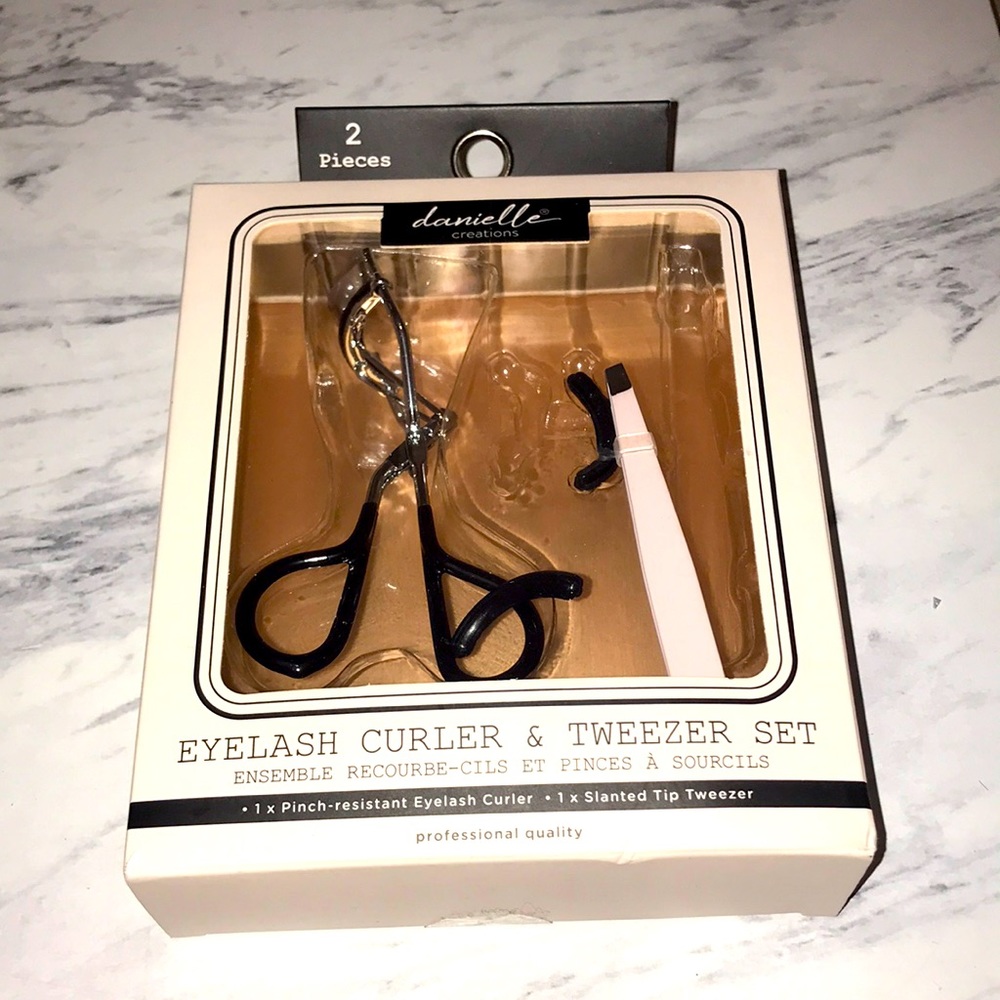 NEW Danielle creations eyelash curler and tweezer set
